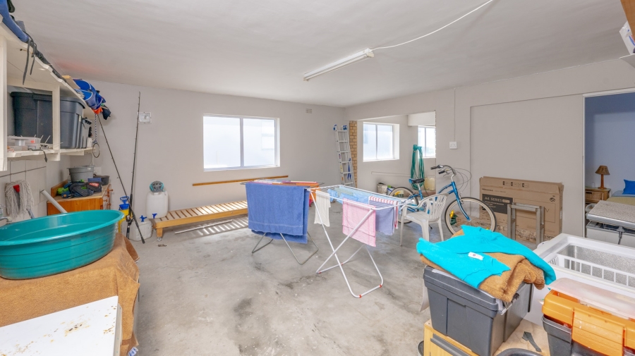 6 Bedroom Property for Sale in Agulhas Western Cape